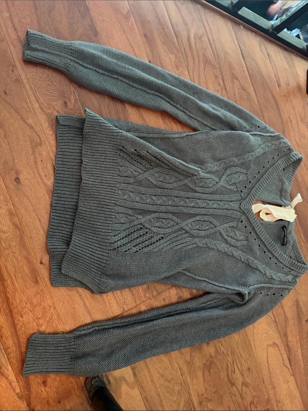 Banana Republic Grey Chunky Cable Knit V-Neck Sweater Bow Tie Size Small